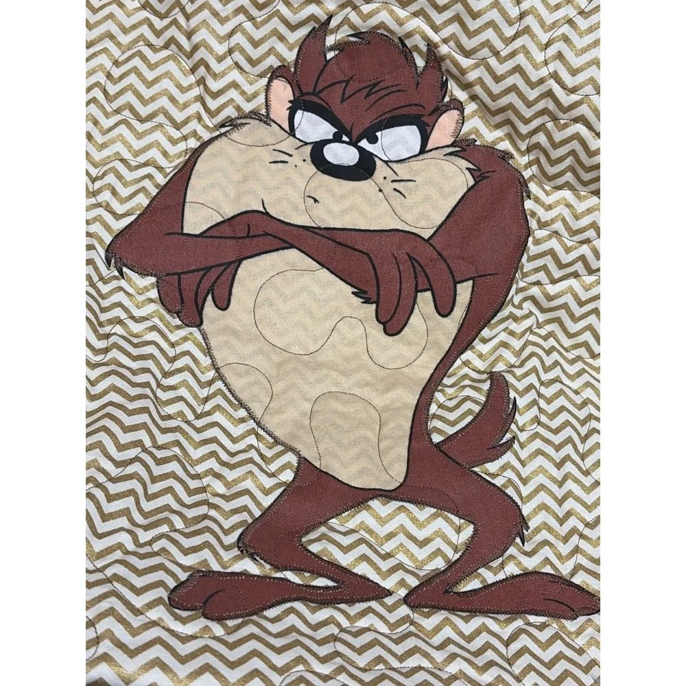 VTG Handmade Taz Tasmanian Devil Appliqué Quilt 40x54